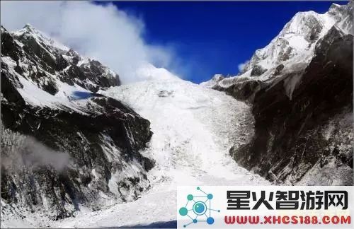 原神龙脊雪山东面临海的山脚下